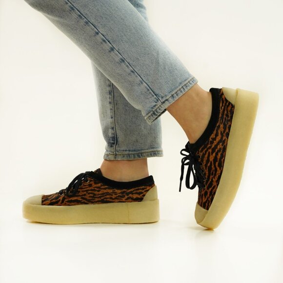 NEW CLARKS Haircalf Tor Hoop Comfort Sneakers tortoiseshell for women 124tn - Picture 1 of 11